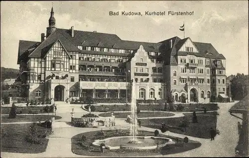 Ak Kudowa Zdrój Bad Kudowa Schlesien, Kurpark und Kurhotel Fürstenhof