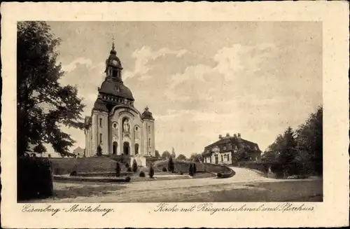 Ak Eisenberg Moritzburg in Sachsen, Kirche mit Kriegerdenkmal und Pfarrhaus