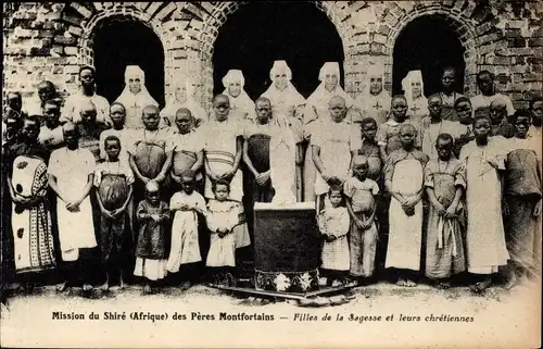 Ak Mission du Shiré des Pères Montfortains, Filles de la Sagesse et leurs Chrétiennes