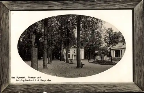 Passepartout Ak Bad Pyrmont in Niedersachsen, Theater und Lortzing-Denkmal in der Hauptallee