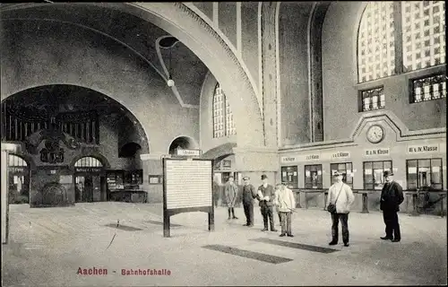 Ak Aachen in Nordrhein Westfalen, Bahnhofshalle, Bahnhof, Innenansicht