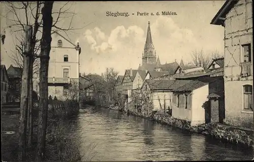 Ak Siegburg im Rhein Sieg Kreis, Partie a. d. Mühlen, Kirchturm