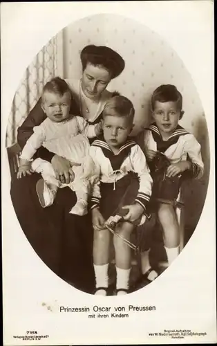 Ak Gräfin Ina Marie von Bassewitz, Ehefrau Prinz Oskar von Preußen, Kinder, Portrait