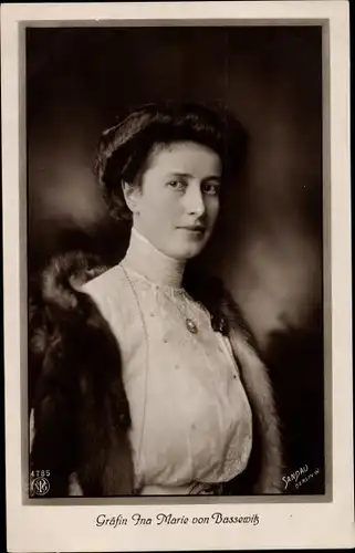 Ak Gräfin Ina Marie von Bassewitz, von Ruppin, Ehefrau von Oskar Prinz von Preußen, NPG 4785