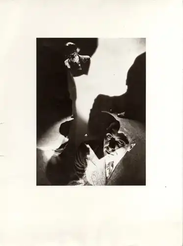 Maurice Tabard. Original-Photographie. 1970er Jahre. o. T. (Gesichter eines Mannes. Licht und Schatt