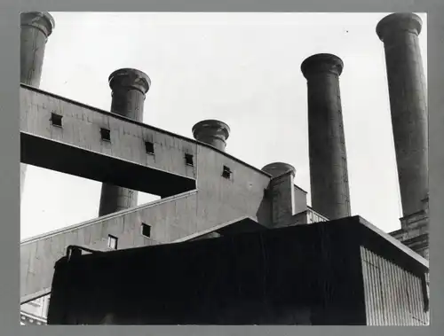 Maurice Tabard. Original-Photographie. 1970er Jahre. o. T. (Fabrikanlage)