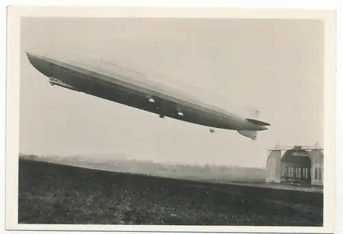 Sammelbild Zeppelin Weltfahrten Nr. 110 LZ 127 Graf Zeppelin Fahrtbetrieb, Aufstieg Luftschiffhalle