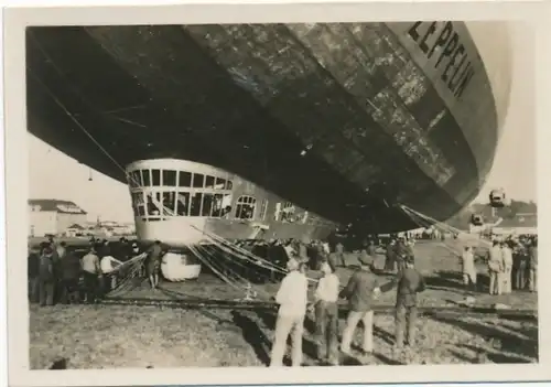 Sammelbild Zeppelin Weltfahrten Nr. 119 LZ 127 Graf Zeppelin Fahrtbetrieb, Nach der Landung