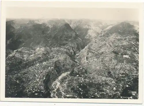 Sammelbild Zeppelin Weltfahrten Nr. 133 Amerika-Fahrt 1928, Felsen auf Madeira
