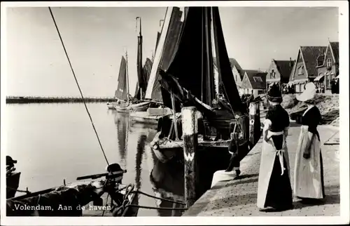 Ak Volendam Nordholland Niederlande, Aan de haven