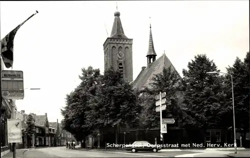 Ak Scherpenzeel Gelderland, Dorpsstraat met Ned. Herv. Kerk