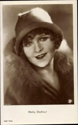 Ak Schauspielerin Betty Balfour, Portrait, Hut