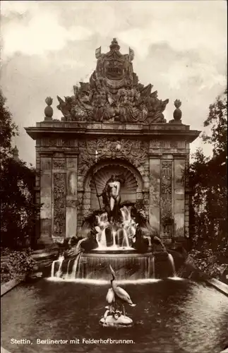 Ak Szczecin Stettin Pommern, Berliner Tor mit Felderhofbrunnen