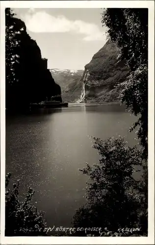 Foto Ak Geiranger Norwegen, De Syv Söstre, Fjord, Wasserfall