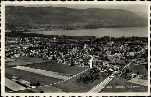 Ak Yverdon les Bains Kanton Waadt, Vue generale, Fliegeraufnahme