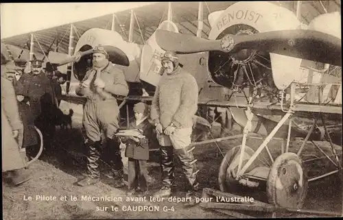 Ak Le Pilote et le Mecanicien avant leur depart pour l'Australie sur le Caudron G-4