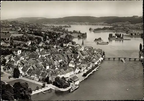 Ak Stein am Rhein Kanton Schaffhausen, Fliegeraufnahme, Insel Werd und Untersee