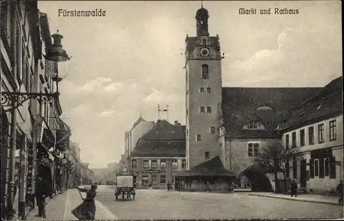 Ak Fürstenwalde an der Spree, Marktplatz mit Rathaus, Turmuhr