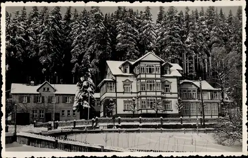 Ak Finsterbergen Friedrichroda im Thüringer Wald, Villa Waldfrieden, Winter