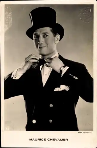 Ak Schauspieler Maurice Chevalier, Portrait mit Zylinder