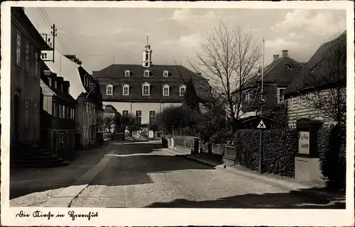 Ak Herrnhut in Sachsen, Straßenpartie mit Kirche