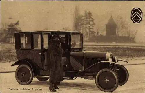 Ak Frau neben einem Automobil, Citroen, Reklame