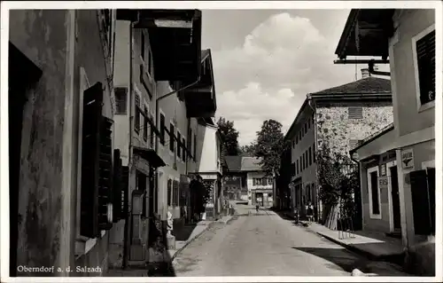 Ak Oberndorf bei Salzburg Österreich, Straßenpartie im Ort, Eisdiele