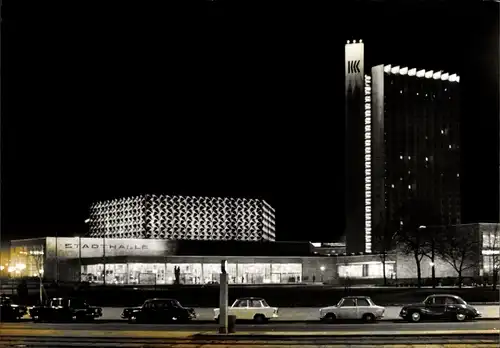 Ak Karl Marx Stadt Chemnitz Sachsen, Interhotel Kongreß und Stadthalle bei Nachtbeleuchtung