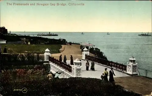 Ak Cliftonville Kent England, The Promenade and Newgate Gap Bridge