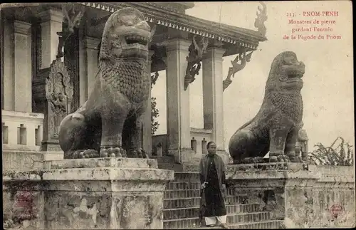 Ak Pnom Penh Kambodscha, Monstres de pierre gardant l'entrée de la Pagode du Pnom