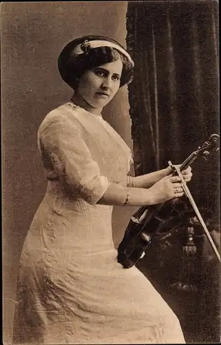 Ak Frau mit Geige, Portrait, Musikinstrument