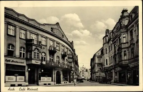 Ak Aš Asch Region Karlsbad, Café Meinert, Straßenpartie, Geschäfte