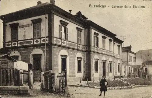 Ak Bussoleno Piemonte Italien, Esterno della Stazione