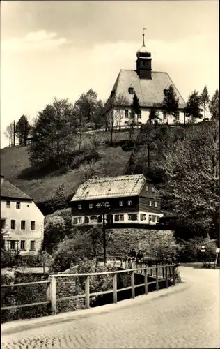 Ak Oberneuschönberg Olbernhau im Erzgebirge, Straßenpartie, Kirche