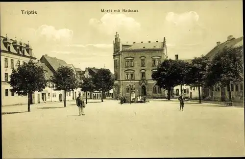 Ak Triptis in Thüringen, Markt mit Rathaus, Häuser, Männer
