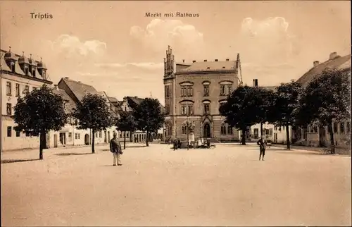 Ak Triptis in Thüringen, Markt mit Rathaus, Häuser, Männer