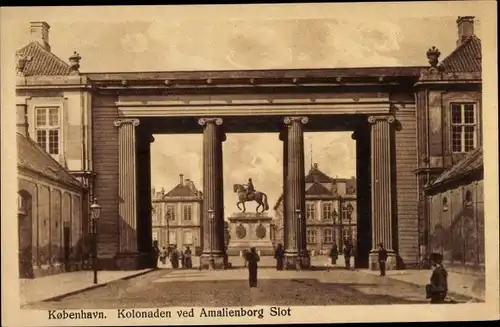 Ak København Kopenhagen Dänemark, Kolonaden ved Amalienborg Slot