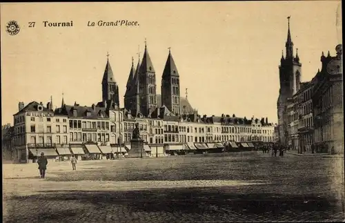 Ak Tournai Wallonien Hennegau, La Grand'Place, Kirche