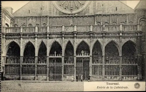 Ak Tournai Wallonien Hennegau, Entree de la Cathedrale