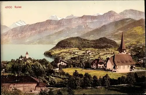 Ak Spiez am Thuner See Kanton Bern, Totalansicht, Kirche, Berge