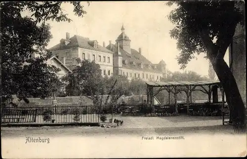 Ak Altenburg in Thüringen, Blick aufs Freiadlige Magdalenenstift