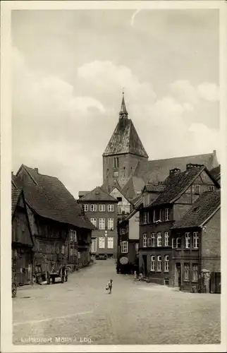 Ak Mölln im Herzogtum Lauenburg, Ortspartie, Kirche