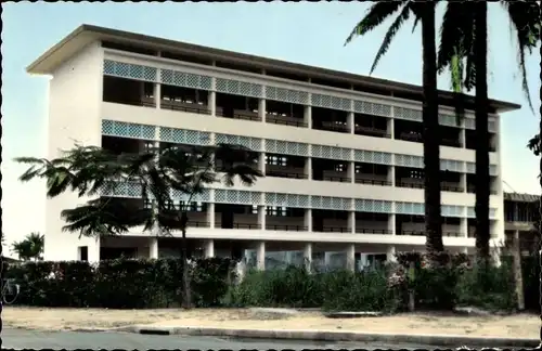 Ak Douala Kamerun, Bâtiment du nouveau lycée
