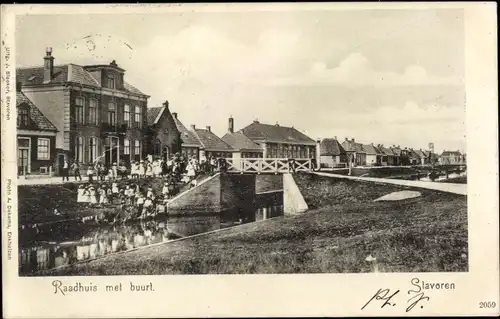 Ak Staveren Stavoren Friesland Niederlande, Raadhuis met buurt
