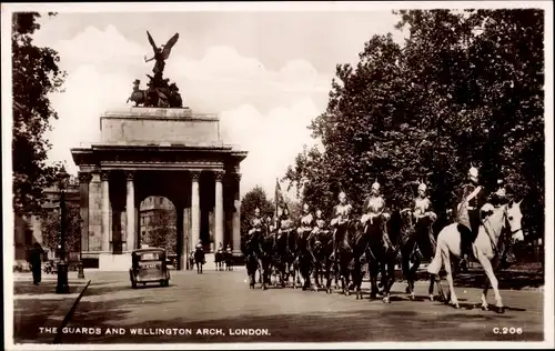 Ak London City England, The Guards and Wellington Arch