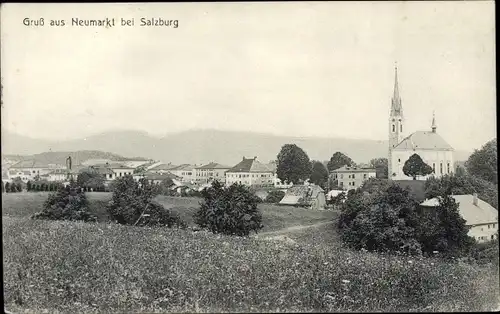 Ak Neumarkt am Wallersee in Salzburg, Kirche, Ortsansicht