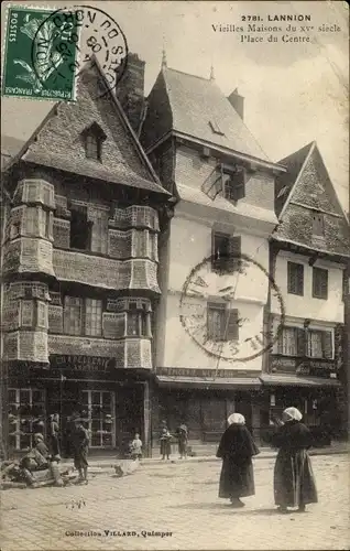 Ak Lannion Côtes d'Armor, Vieilles Maisons du XVe siècle, Place du Centre