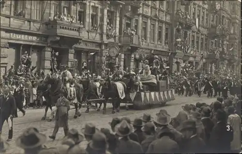 Foto Ak Dresden, Sängerfest 1925, Festzug, Wagen aus dem Rokokozeit