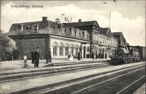 Ak Halmstad Schweden, Östra stationen, Bahnhof Gleisseite, Eisenbahn