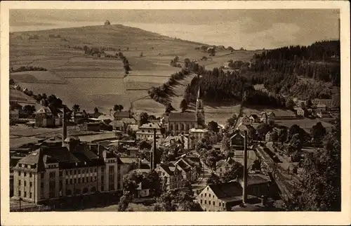 Ak Neuhausen im Erzgebirge, Blick auf den Schwartenberg, Fabriken, Häuser, Kirche